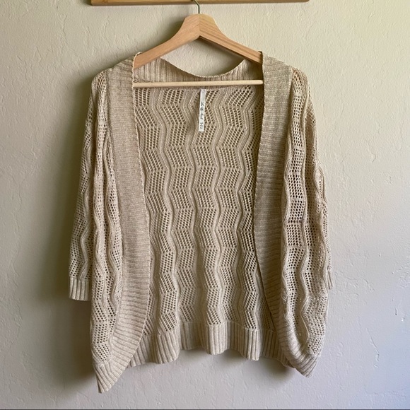 Leo & Nicole Tops - Leo & Nicole crocheted cardigan, Size XL
